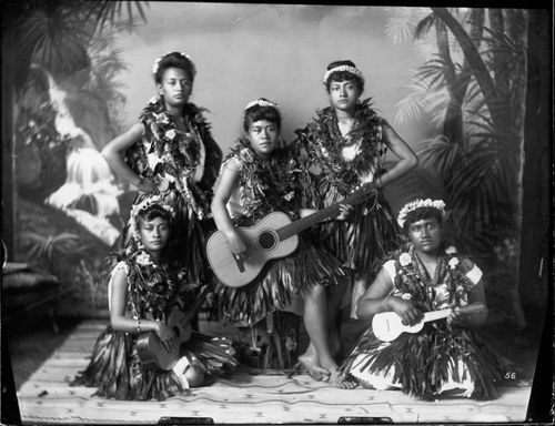 語学・辞書・学習参考書 Hula dancers and toko goda Telling Stories Through Hula | ReadWorks