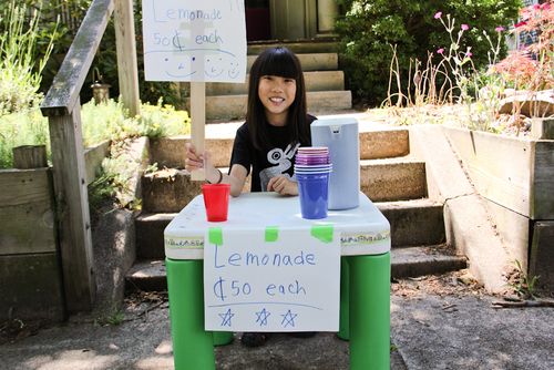 child's lemonade stand