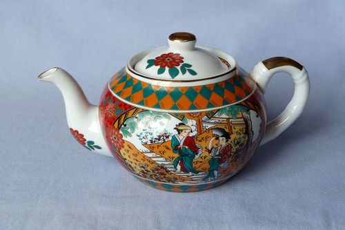 photograph of a teapot